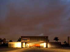 全球流動(dòng)的集裝箱藝術(shù)展廳： container art