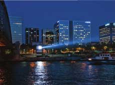 集裝箱建筑:巴黎集裝箱移動(dòng)燈塔