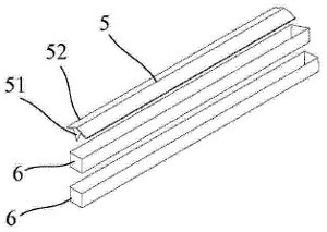 集裝箱房屋中屋脊及導水槽的結(jié)構示意圖
