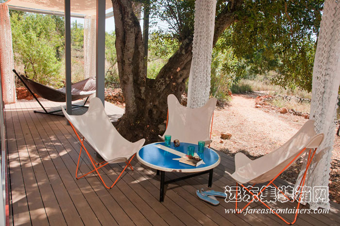 集裝箱別墅門前的寬敞陽臺(tái)空間
