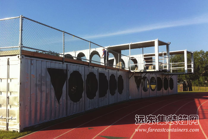 集裝箱建筑: VOODOO 集裝箱活動室的外觀