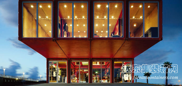 夜色中的商業(yè)集裝箱建筑:彪馬城
