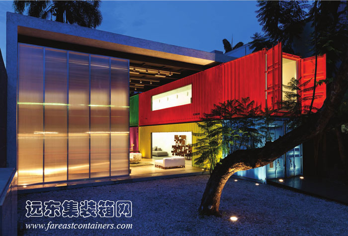 集裝箱建筑:“十日談”集裝箱家具店整體外觀