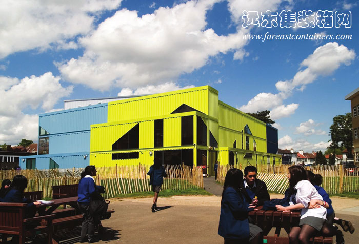 集裝箱建筑:Dunraven 集裝箱體育館的外觀