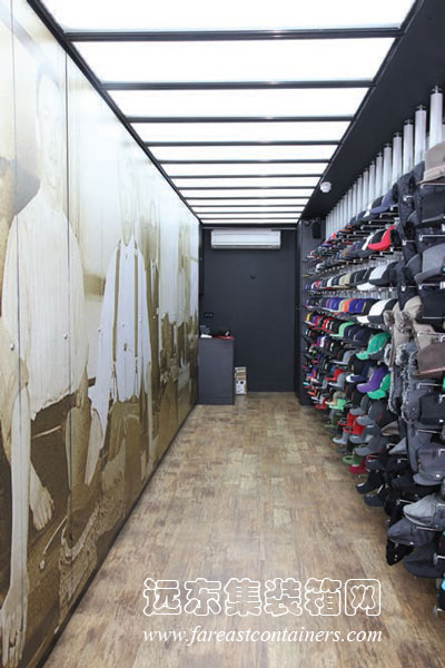 BOX PARK 集裝箱購(gòu)物中心的鞋帽店