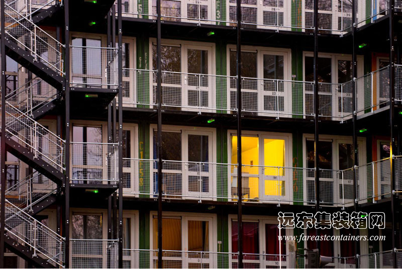英國布賴頓集裝箱公寓的近距離細節(jié)