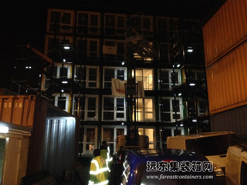 英國(guó)布賴頓集裝箱公寓最終整體通電完工